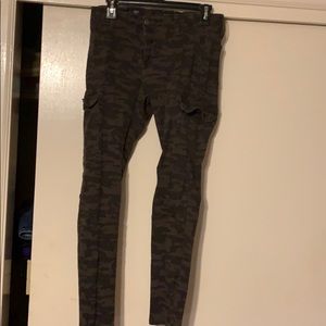 Camo skinney pants